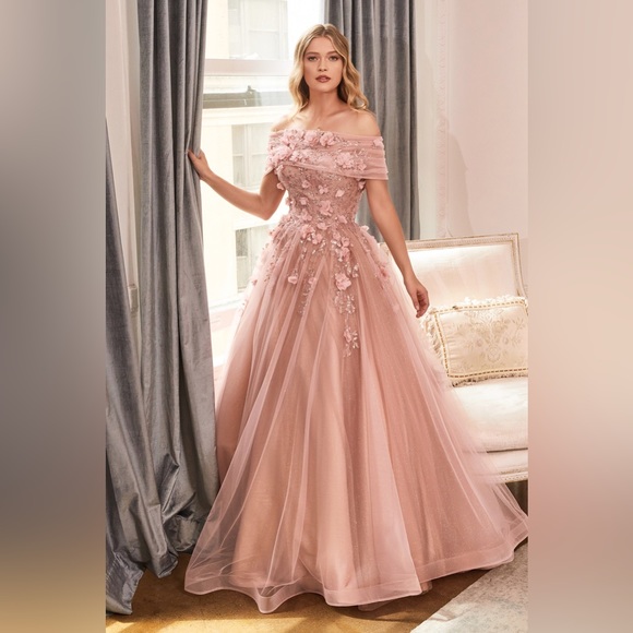 SOLD - Strapless Glitter Layered Tulle Ball Gown - Picture 3 of 11